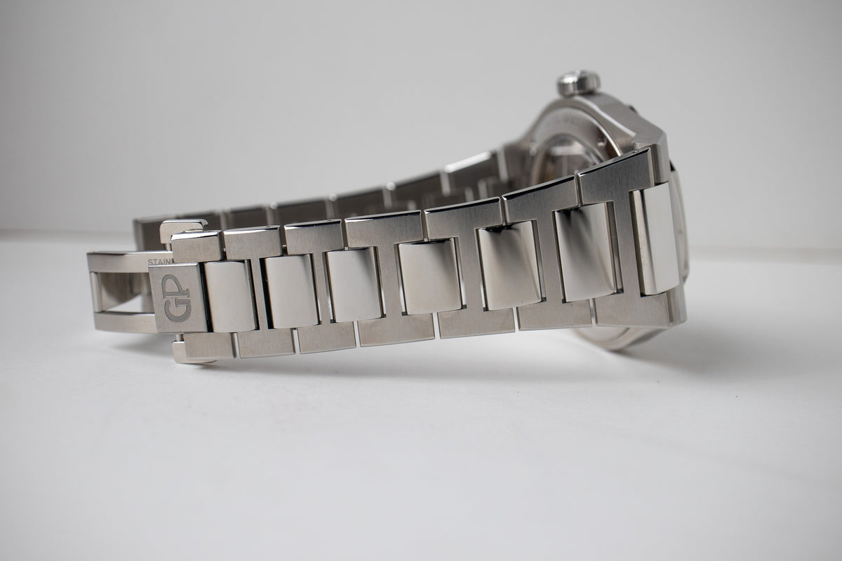 Girard-Perregaux Laureato 42mm 81010-11-634-11A