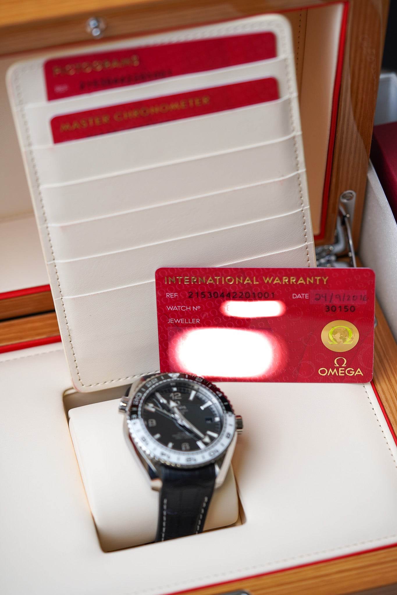 Omega Seamaster Planet Ocean GMT 43.5mm "Oreo" 215.30.44.22.01.001