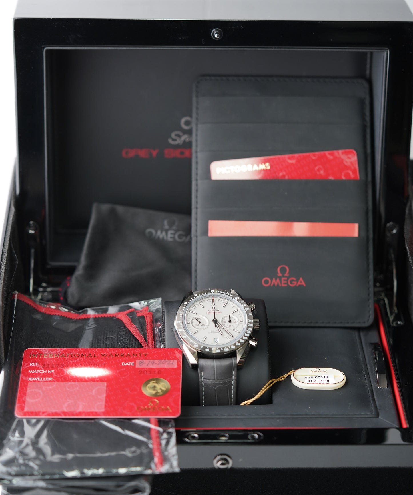 Omega Speedmaster Grey Side of The Moon 311.93.44.51.99.002