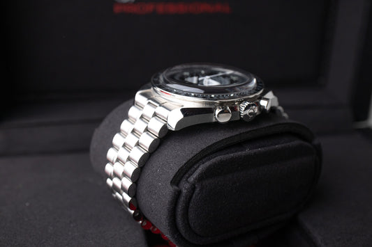 Omega Speedmaster Moonwatch referance 310.30.42.50.01.00 bottom right side of case and lug with crown and pushers