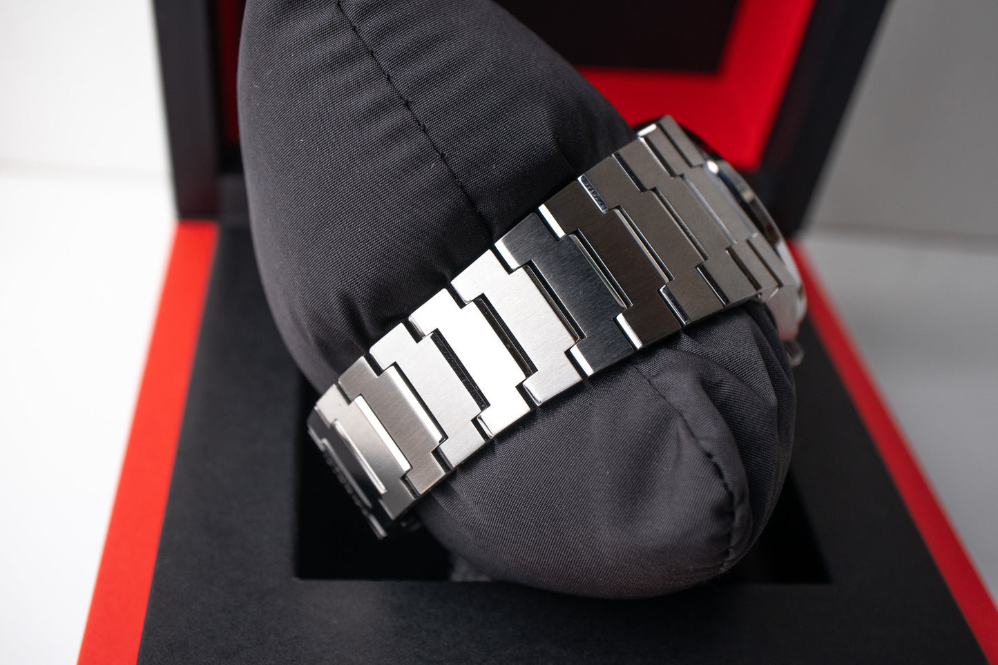 Tissot PRX Powermatic 80 reference T137.407.11.351.00 bracelet