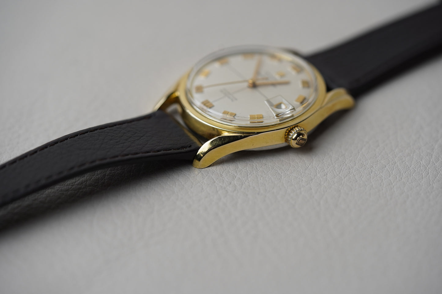 1960's Universal Genève Polerouter Date 204504-1