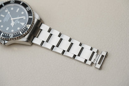 2004 Rolex Sea-Dweller 16600T