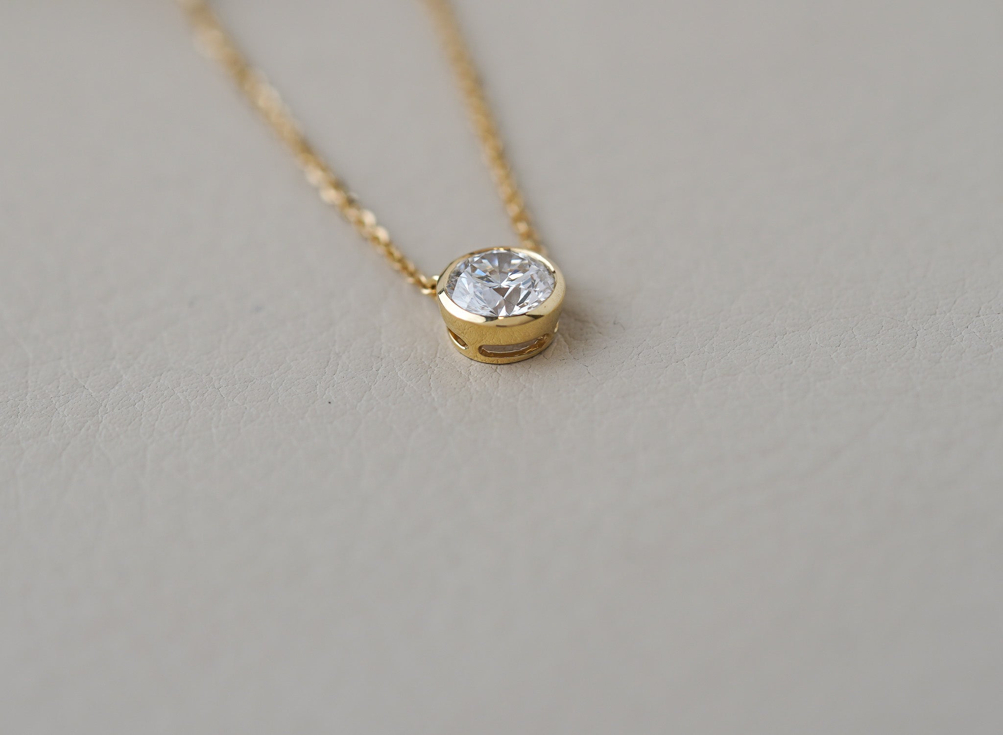 IGI Certified 1.02ct 14k Yellow Gold Lab Grown Diamond Solitaire Bezel Necklace 18