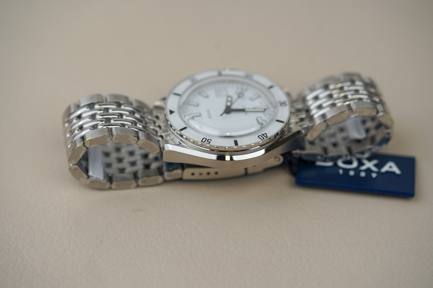 Doxa SUB 200 Whitepearl Sapphire Inlay 799.10.011.10