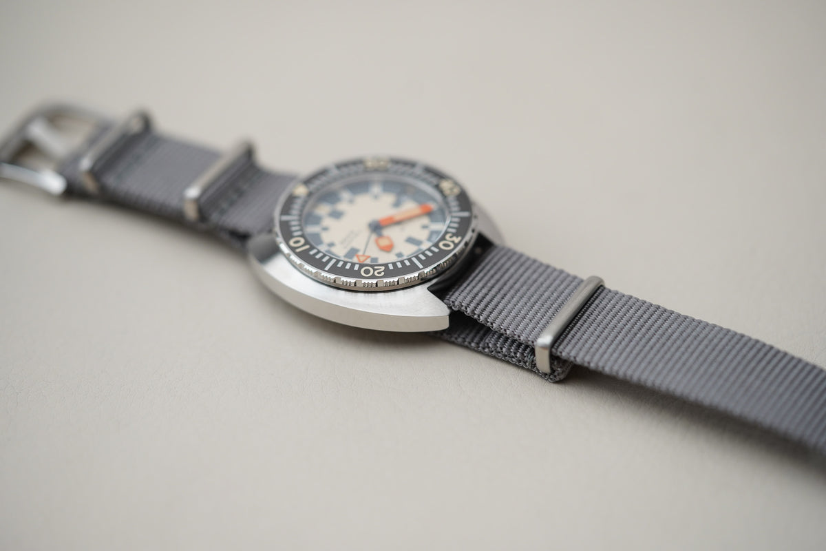 Doxa x Hodinkee SUB ARMY 200T 804.10.031.29-SE17
