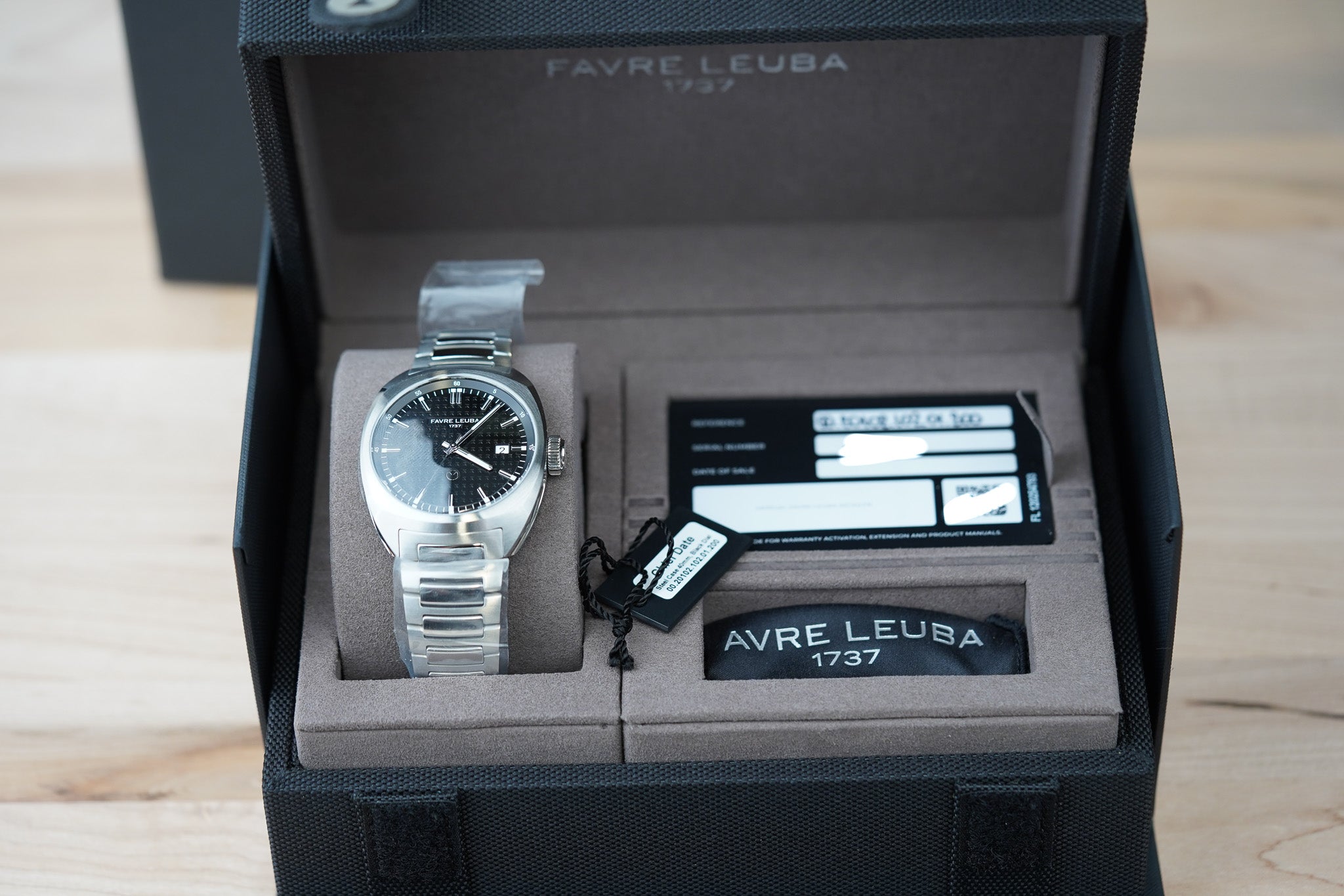 Favre Leuba Chief Date Black 00.20102.102.01.200