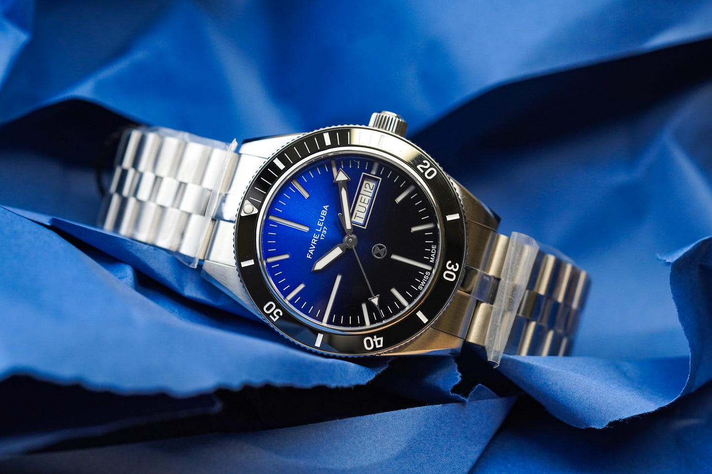 Favre Leuba Deep Raider Day Date Blue 00.20311.110.02.200