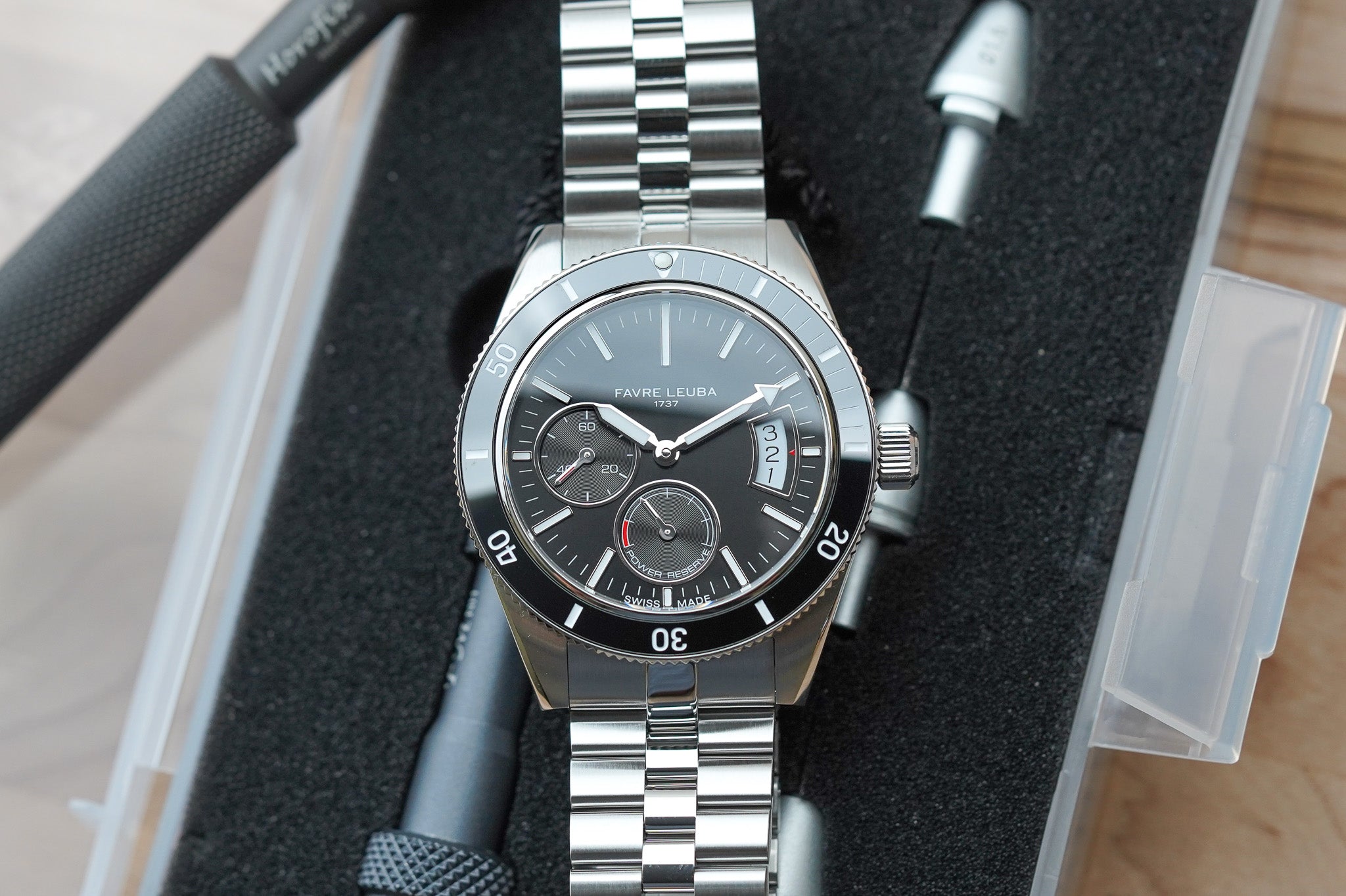 Favre Leuba Deep Raider Power Reserve Black 00.20310.109.01.200