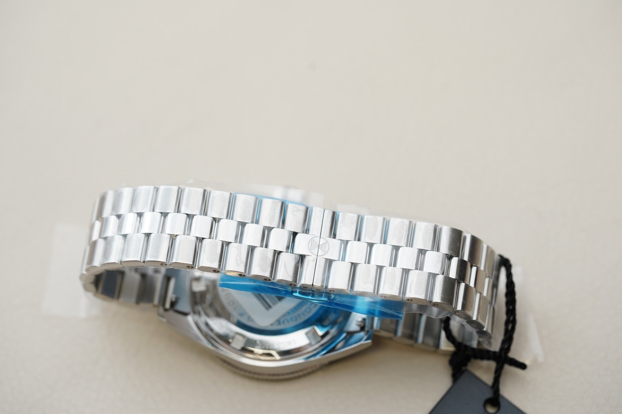 Favre Leuba Deep Raider Power Reserve White 00.20310.109.13.200