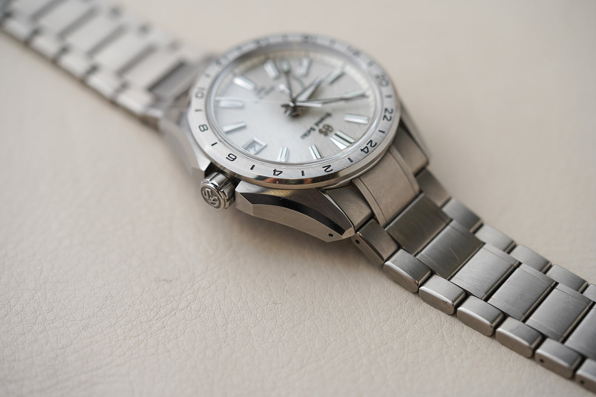 Grand Seiko Evolution 9 GMT SBGE285 'Mistflake'