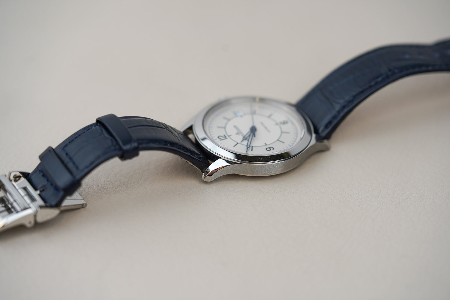 Jaeger-LeCoultre Master Control Date Sector Dial Q1548530