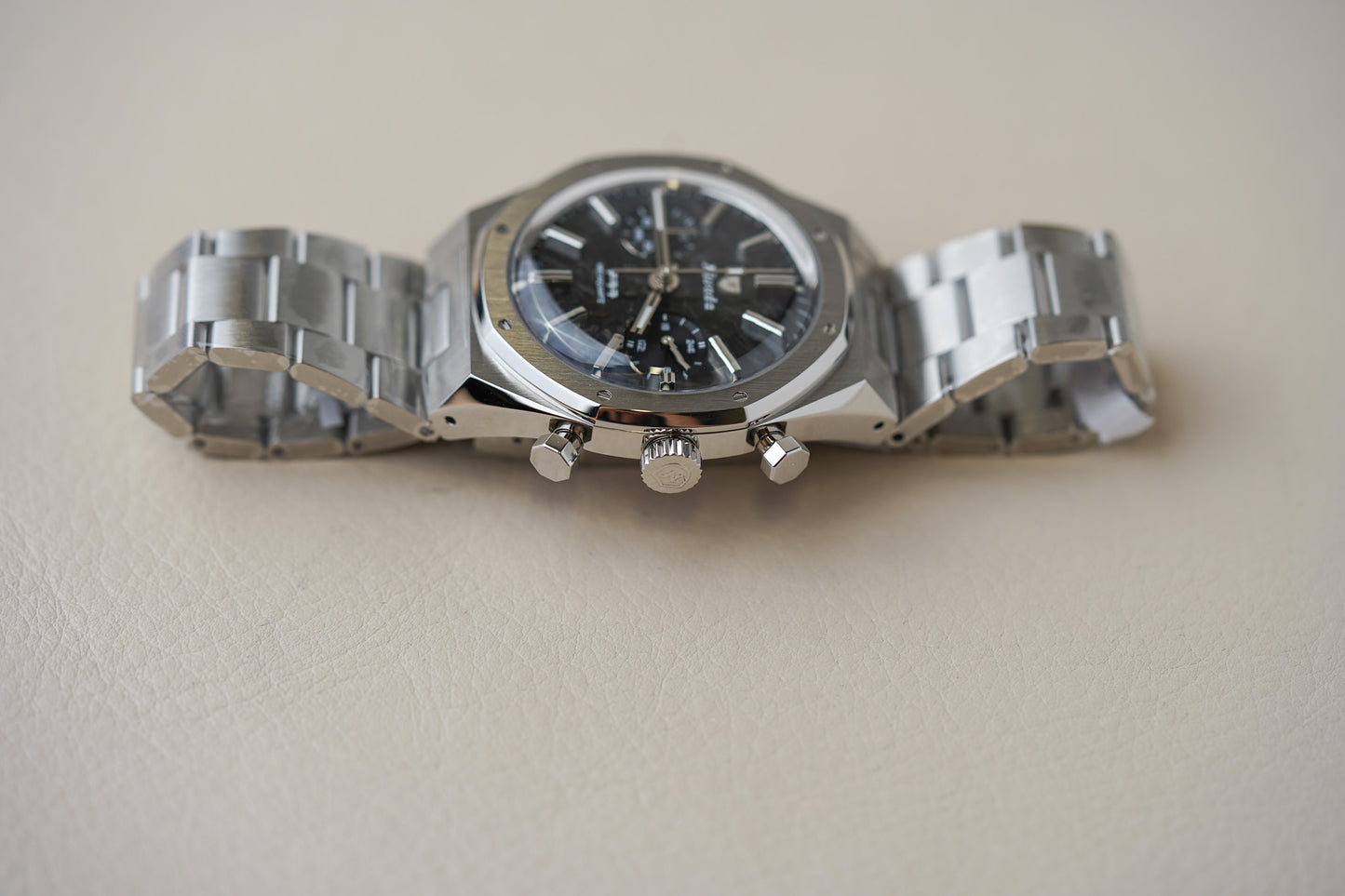 Nivada Grenchen F77 Chrono Mecaquartz Carbon 38MM 68002Q77