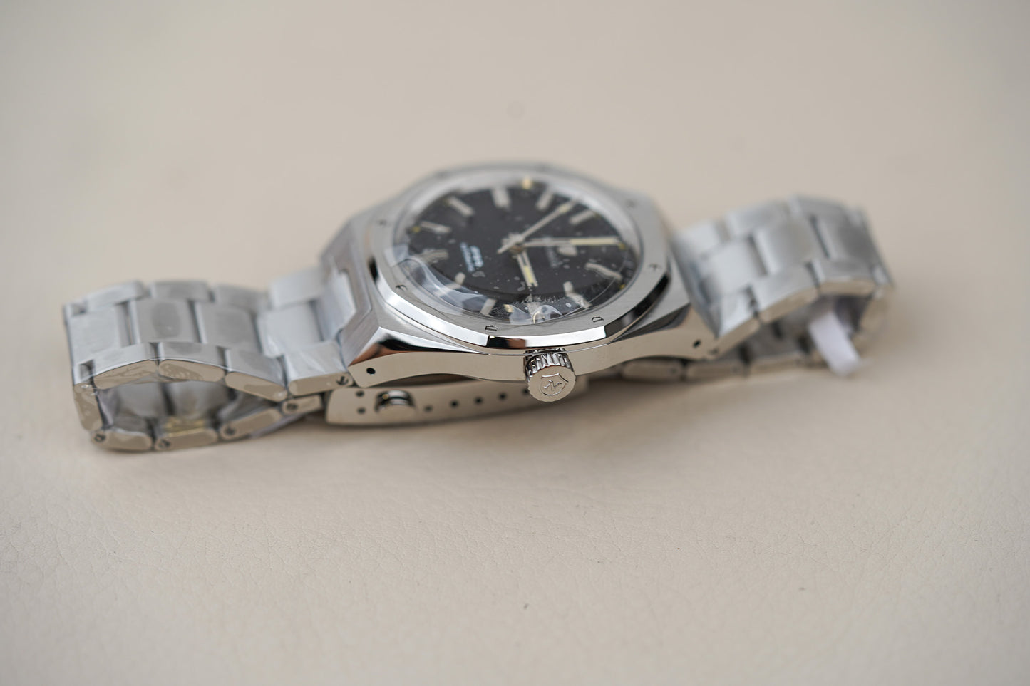Nivada Grenchen F77 MK2 SST Beige Lume Black No Date Dial 68042A77