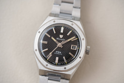 Nivada Grenchen F77 MK2 SST Beige Lume Black With Date Dial 69010A77