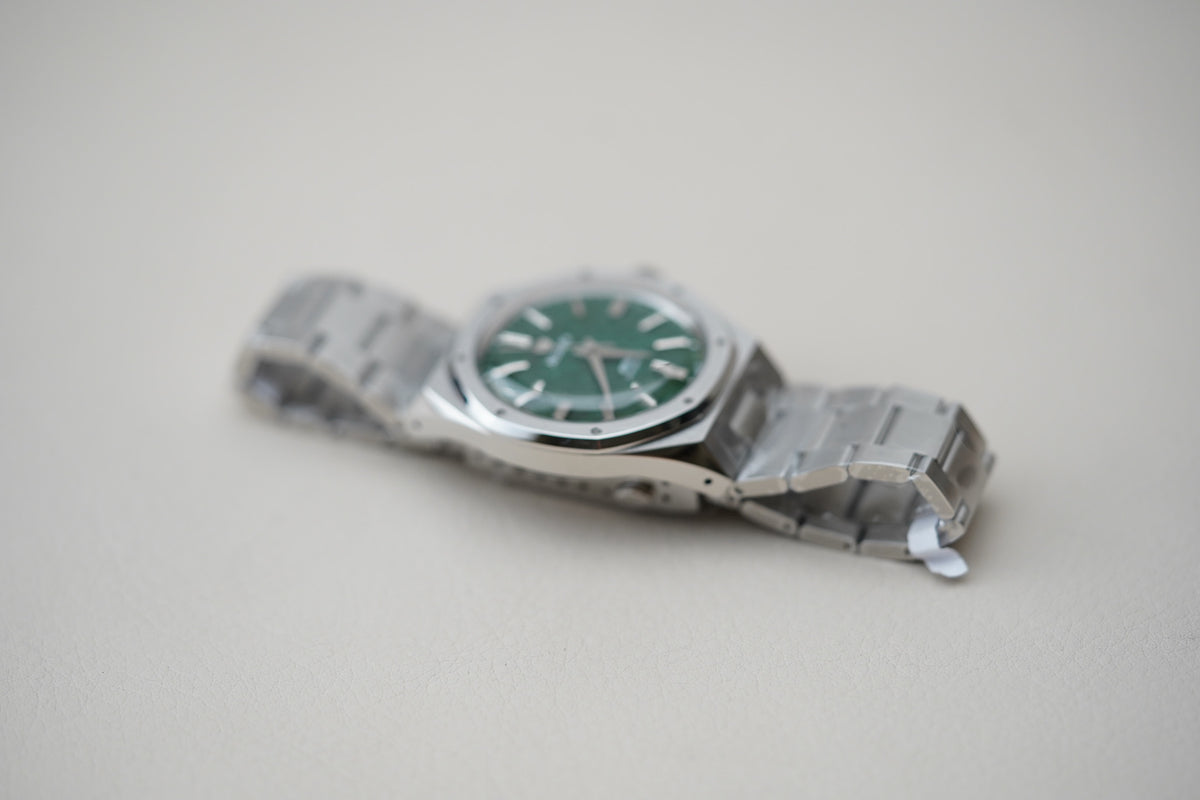 Nivada Grenchen F77 MK2 SST Green Aventurine Dial 68053A77