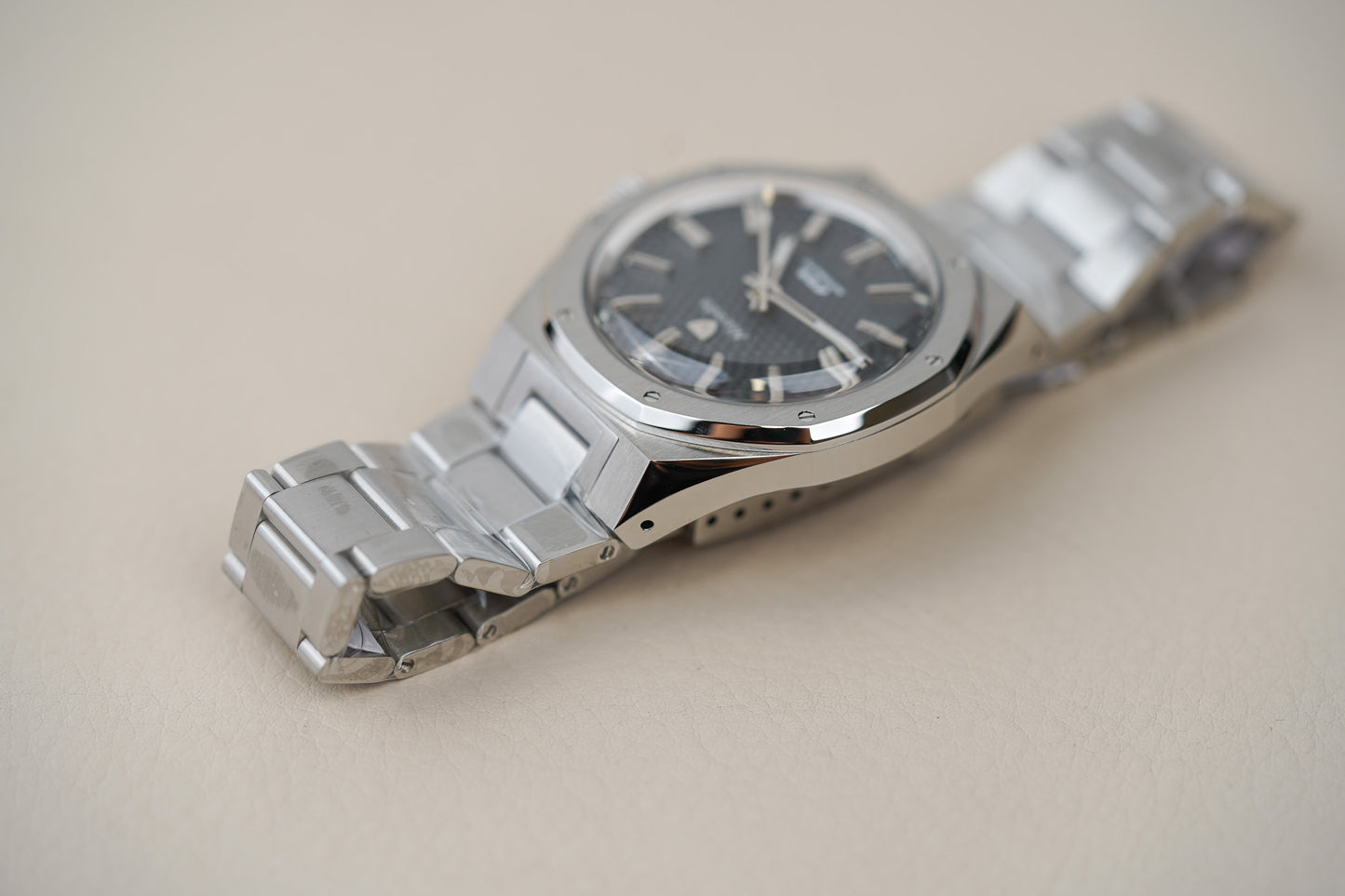 Nivada Grenchen F77 MK2 SST Grey Dial No Date 68044A77