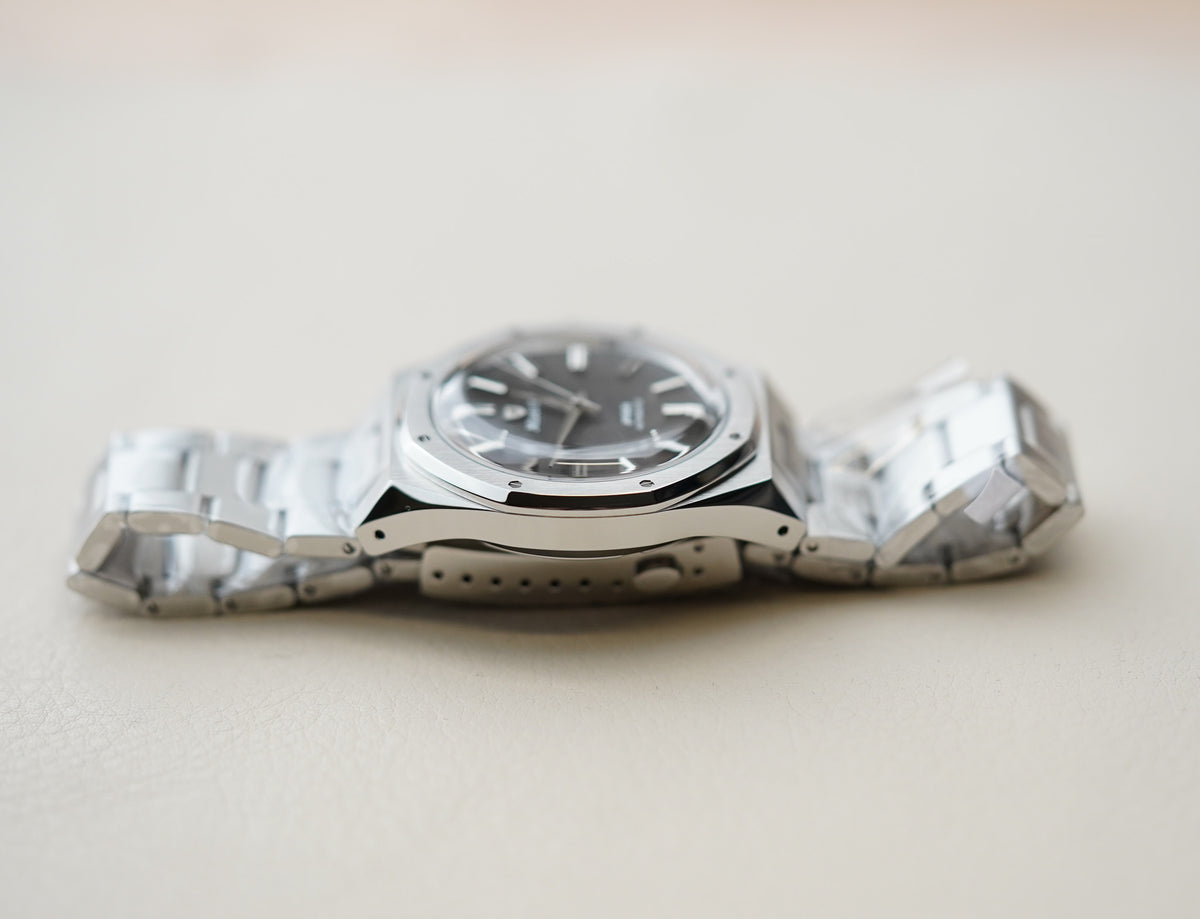 Nivada Grenchen F77 MK2 SST Meteorite 38mm 68049A77