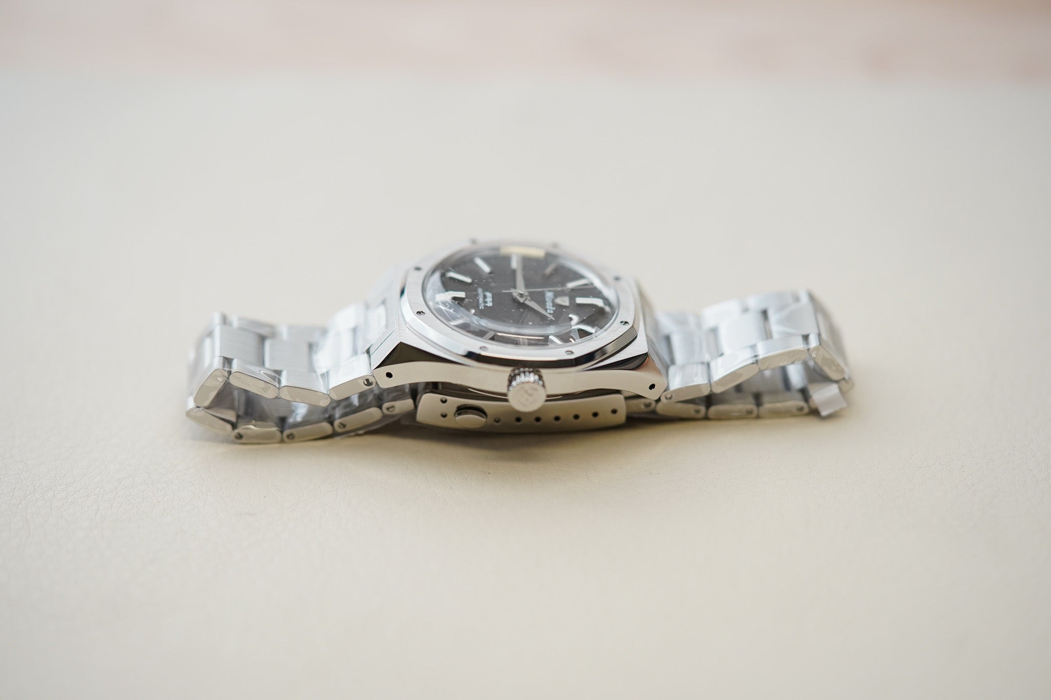 Nivada Grenchen F77 MK2 SST Meteorite 38mm 68049A77