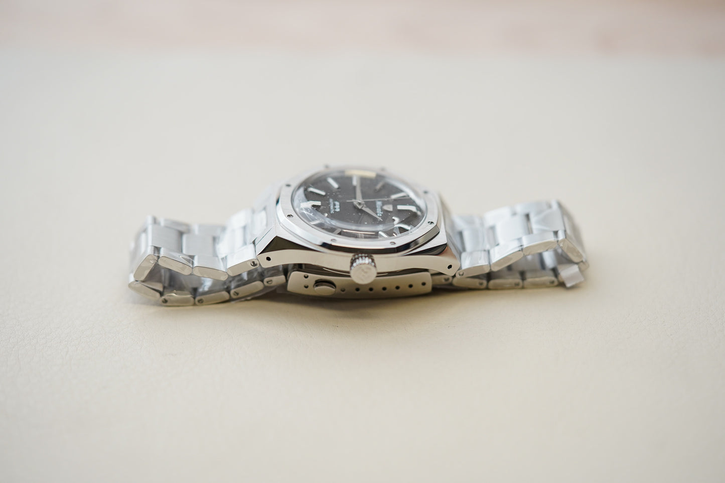 Nivada Grenchen F77 MK2 SST Meteorite 38mm 68049A77