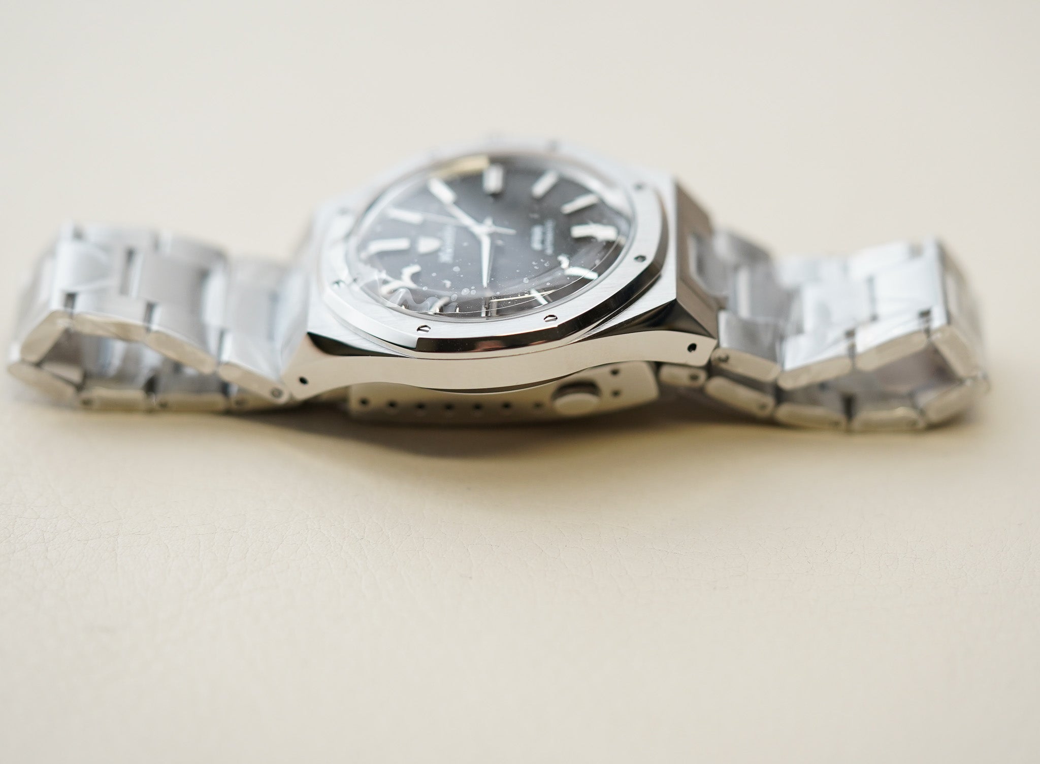 Nivada Grenchen F77 MK2 SST Meteorite 38mm 68049A77