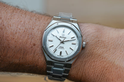 Nivada Grenchen F77 MK2 SST White Dial No Date 68046A77