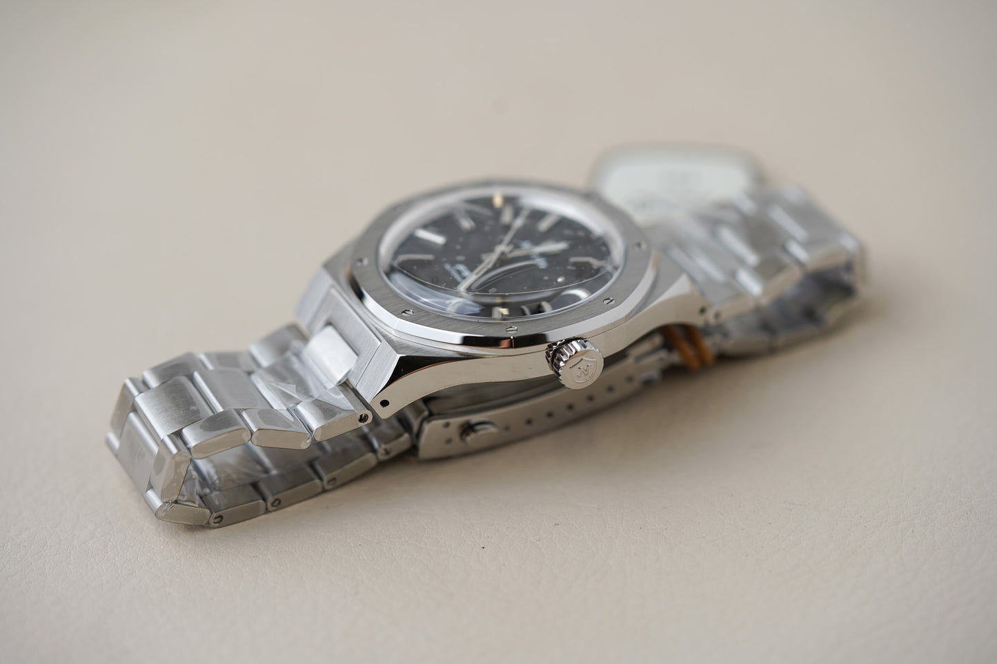 Nivada Grenchen F77 Stainless Steel 41mm Meteorite Dial 69041A77C