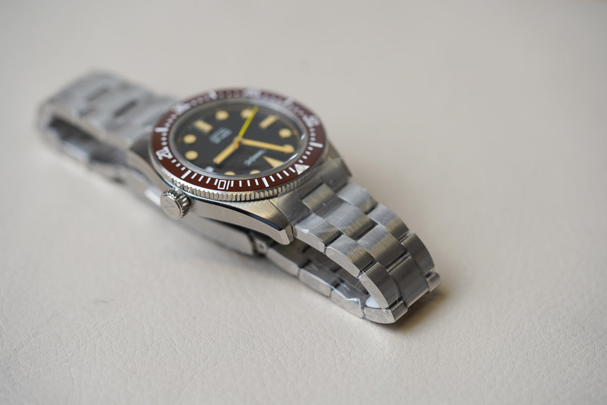 Nomadic Crimson Dawn Marai 401 Dive Watch 4014000CD