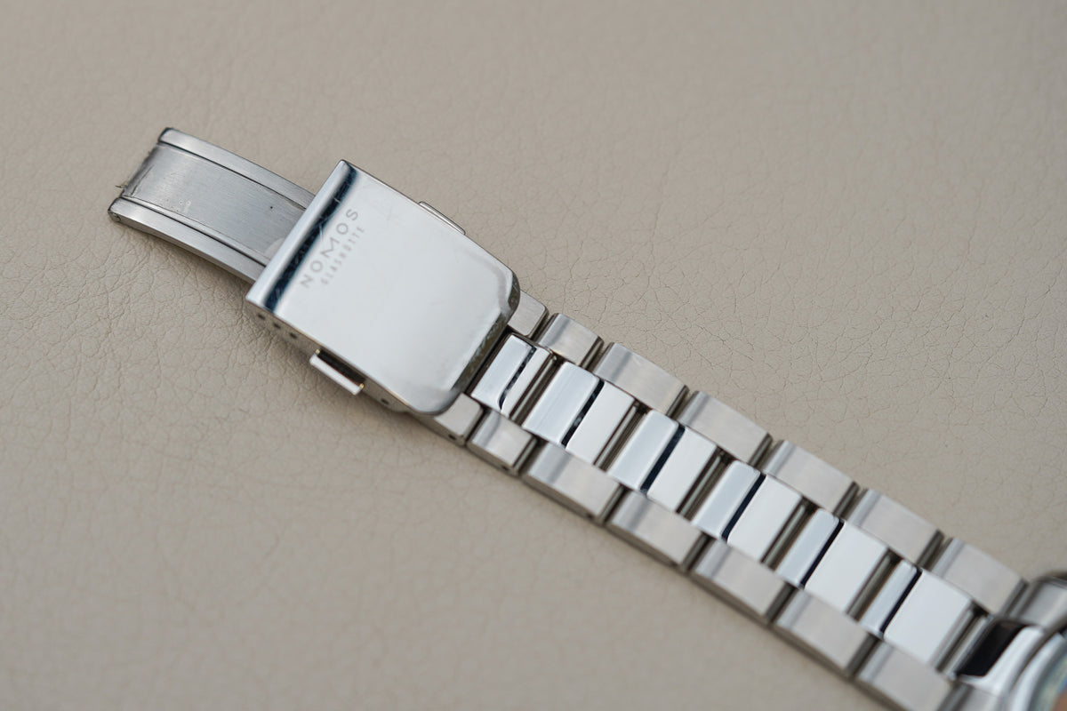 Nomos Club Sport Neomatik Worldtimer Dune Limited Edition 790.S6