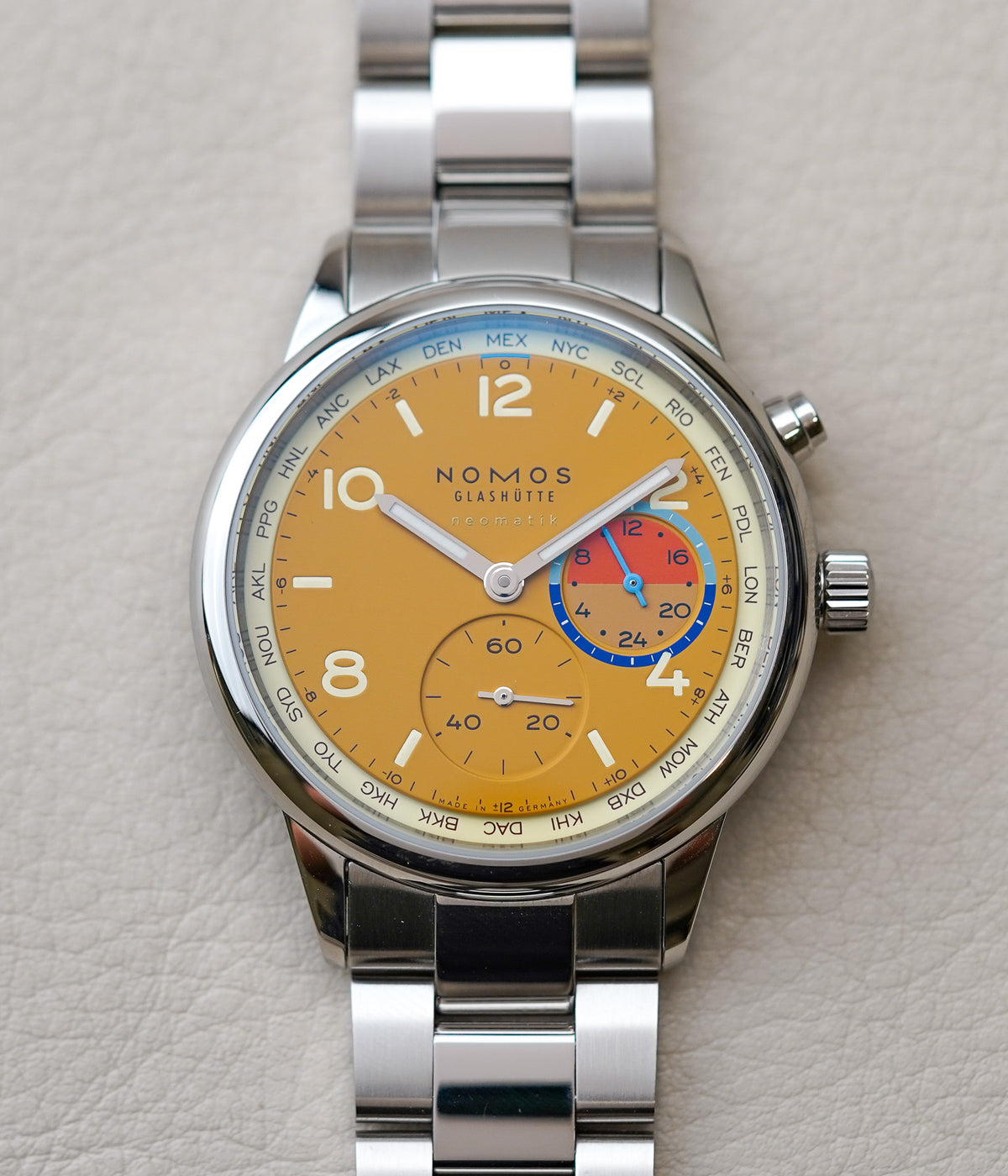 Nomos Club Sport Neomatik Worldtimer Dune Limited Edition 790.S6