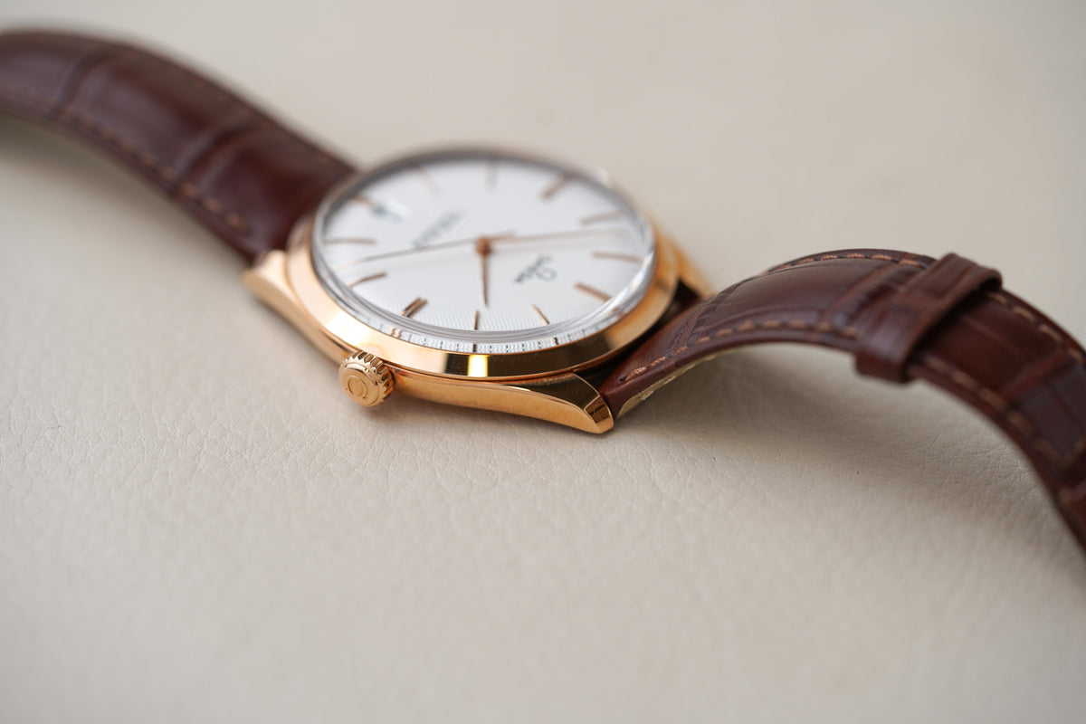 Omega De Ville Tresor Sedna Gold 432.53.40.21.02.002