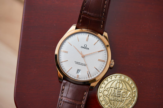 Omega De Ville Tresor Sedna Gold 432.53.40.21.02.002