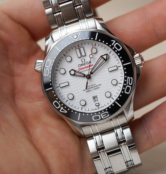 Omega Seamaster 300M 210.30.42.20.04.001 White