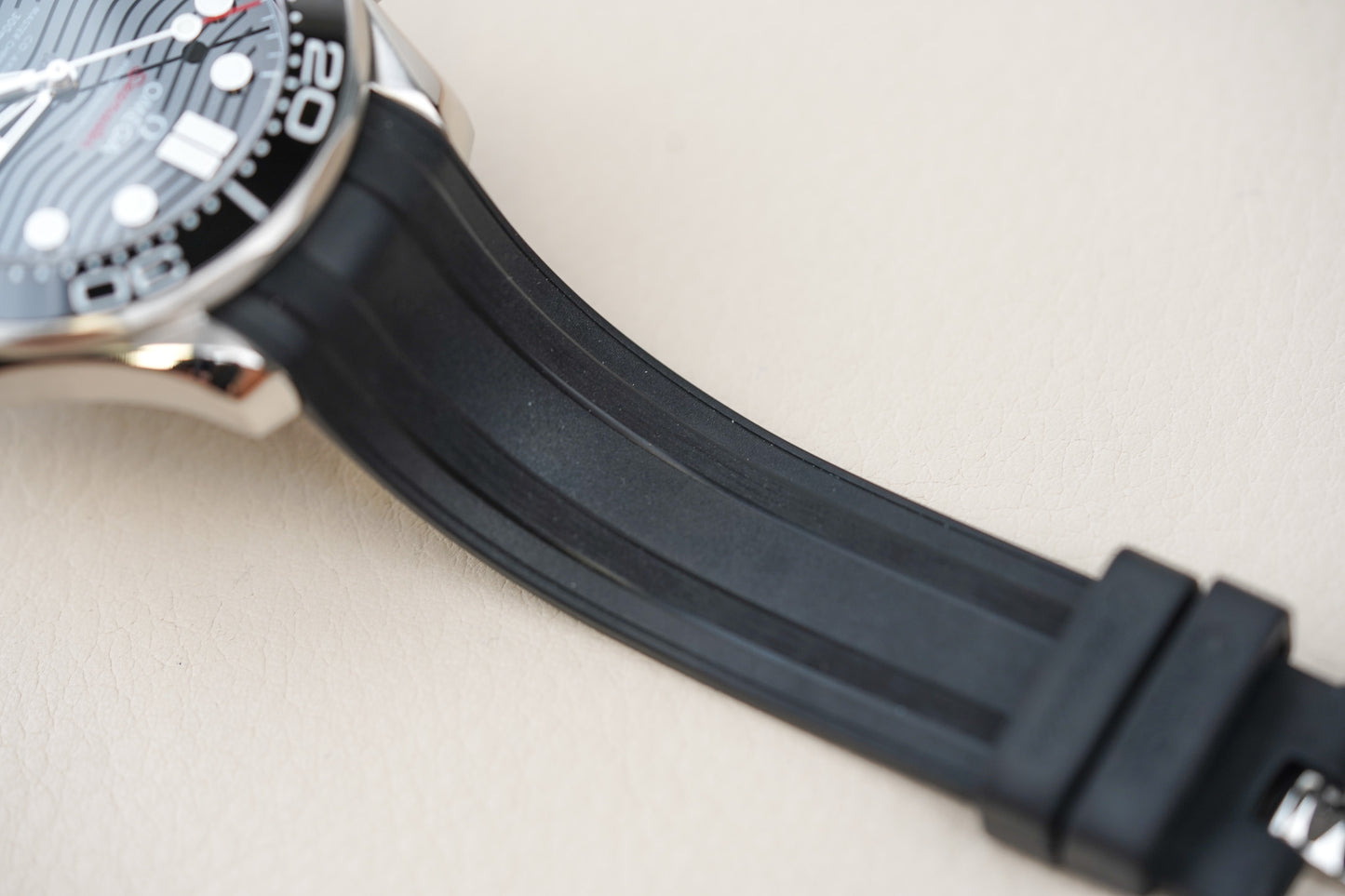 Omega Seamaster 300M Black 210.32.42.20.01.001