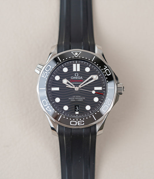 Omega Seamaster 300M Black Dial Rubber 210.32.42.20.01.001