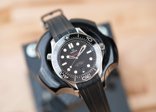 Omega Seamaster 300M Black Dial Rubber 210.32.42.20.01.001