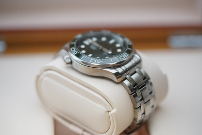 Omega Seamaster 300M Green 210.30.42.20.10.001 'Seaweed'