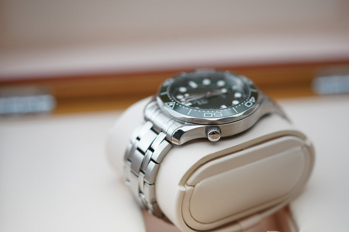 Omega Seamaster 300M Green 210.30.42.20.10.001 'Seaweed'