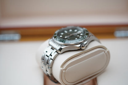 Omega Seamaster 300M Green 210.30.42.20.10.001 'Seaweed'