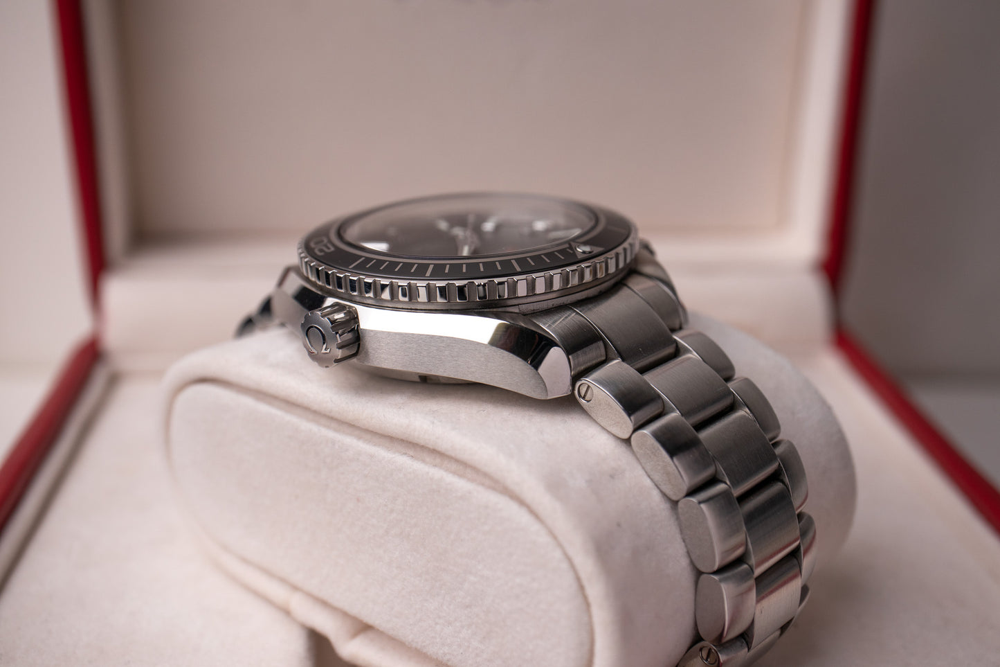 Omega Seamaster Planet Ocean 600M 42mm 232.30.42.21.01.001 'Skyfall'