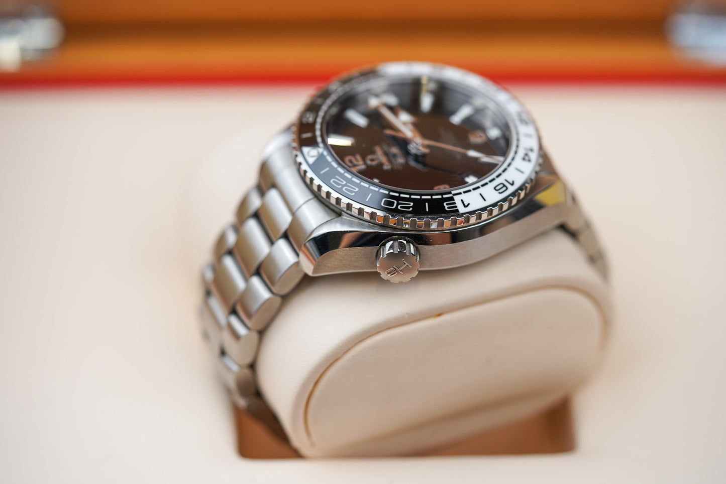 Omega Seamaster Planet Ocean 600M GMT "Oreo" 215.30.44.22.01.001
