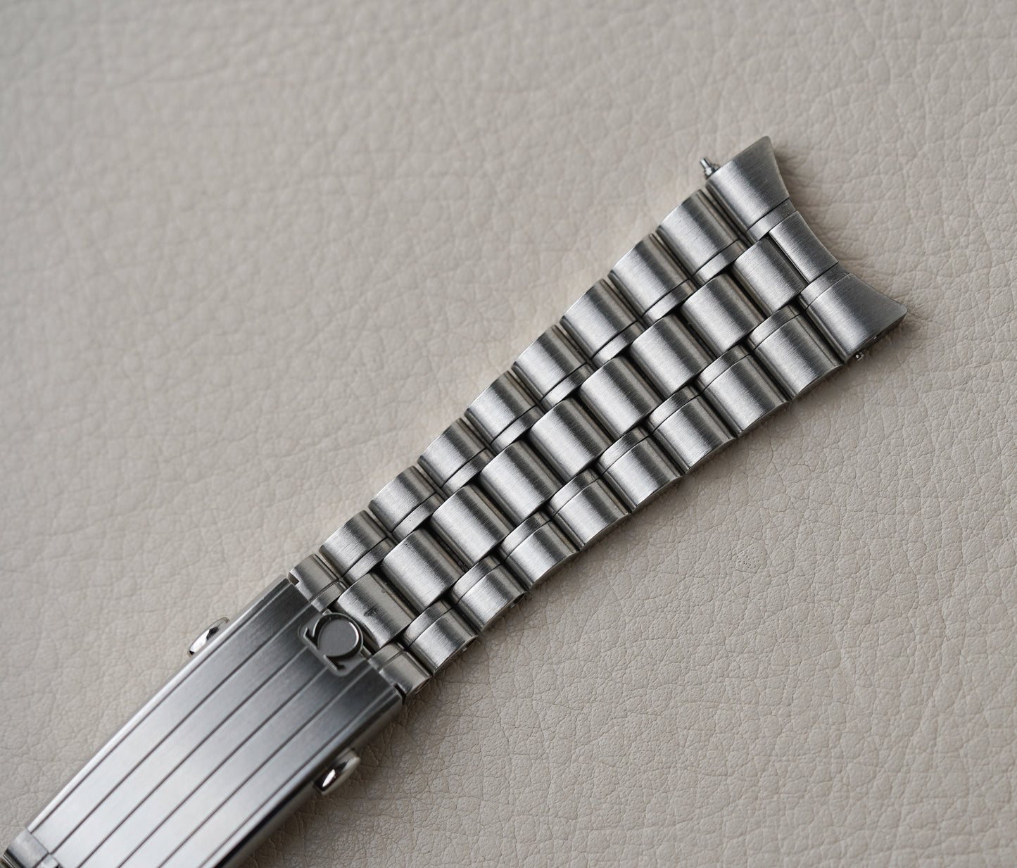 Omega Speedmaster Hesalite 310.32.42.50.01.001