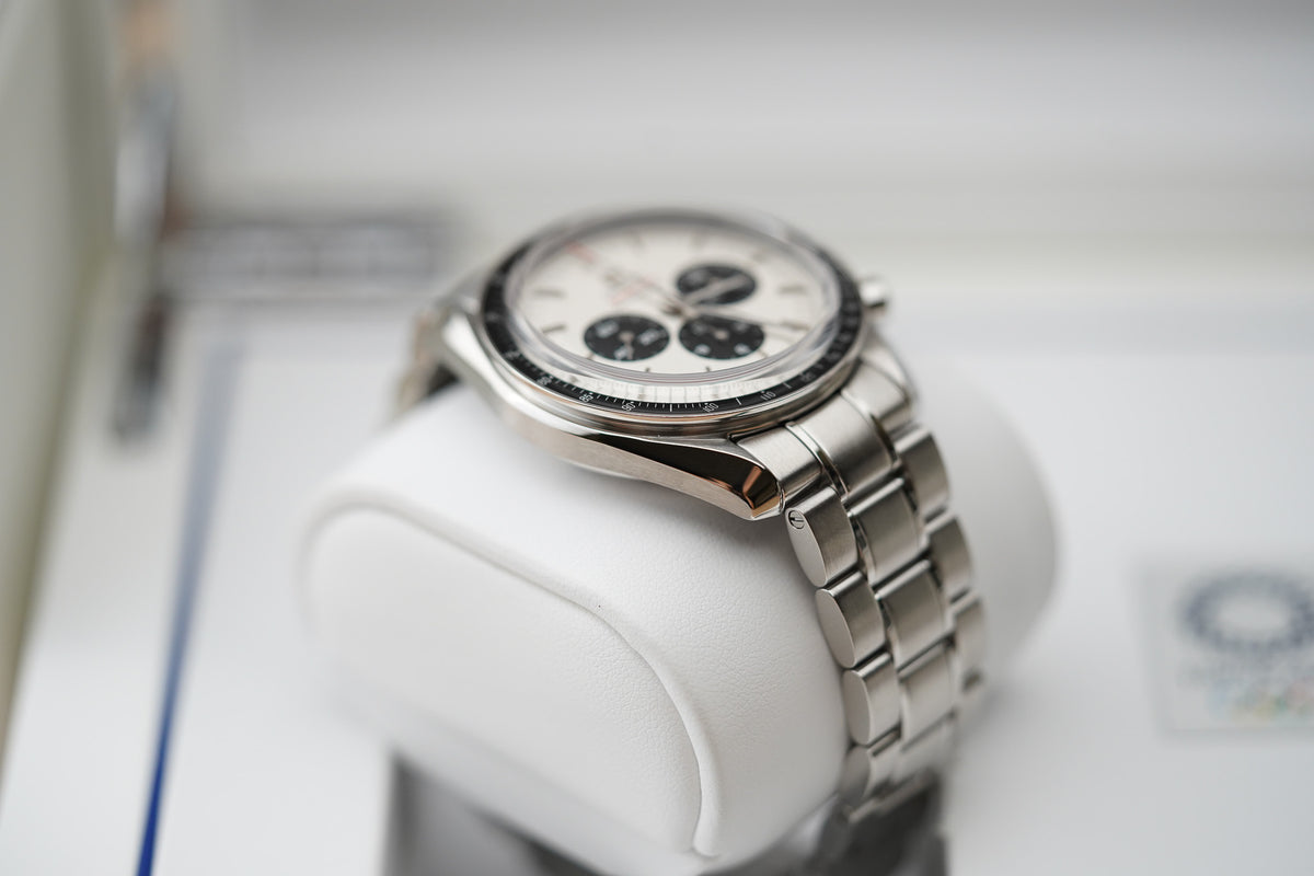Omega Speedmaster Tokyo 2020 Panda 522.30.42.30.04.001