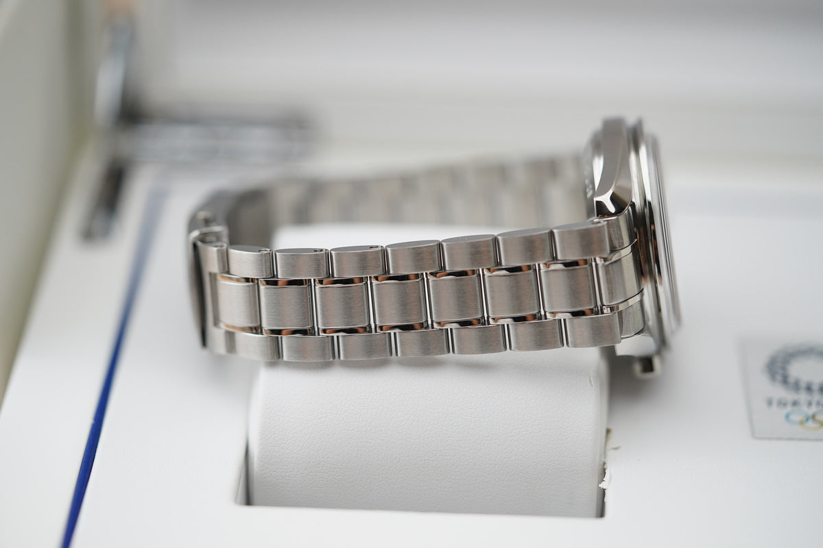 Omega Speedmaster Tokyo 2020 Panda 522.30.42.30.04.001