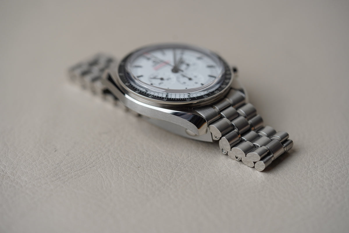 Omega Speedmaster White 310.30.42.50.04.001