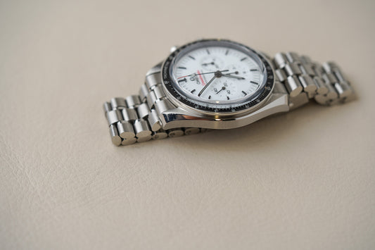 Omega Speedmaster White Moonwatch 310.30.42.50.04.001