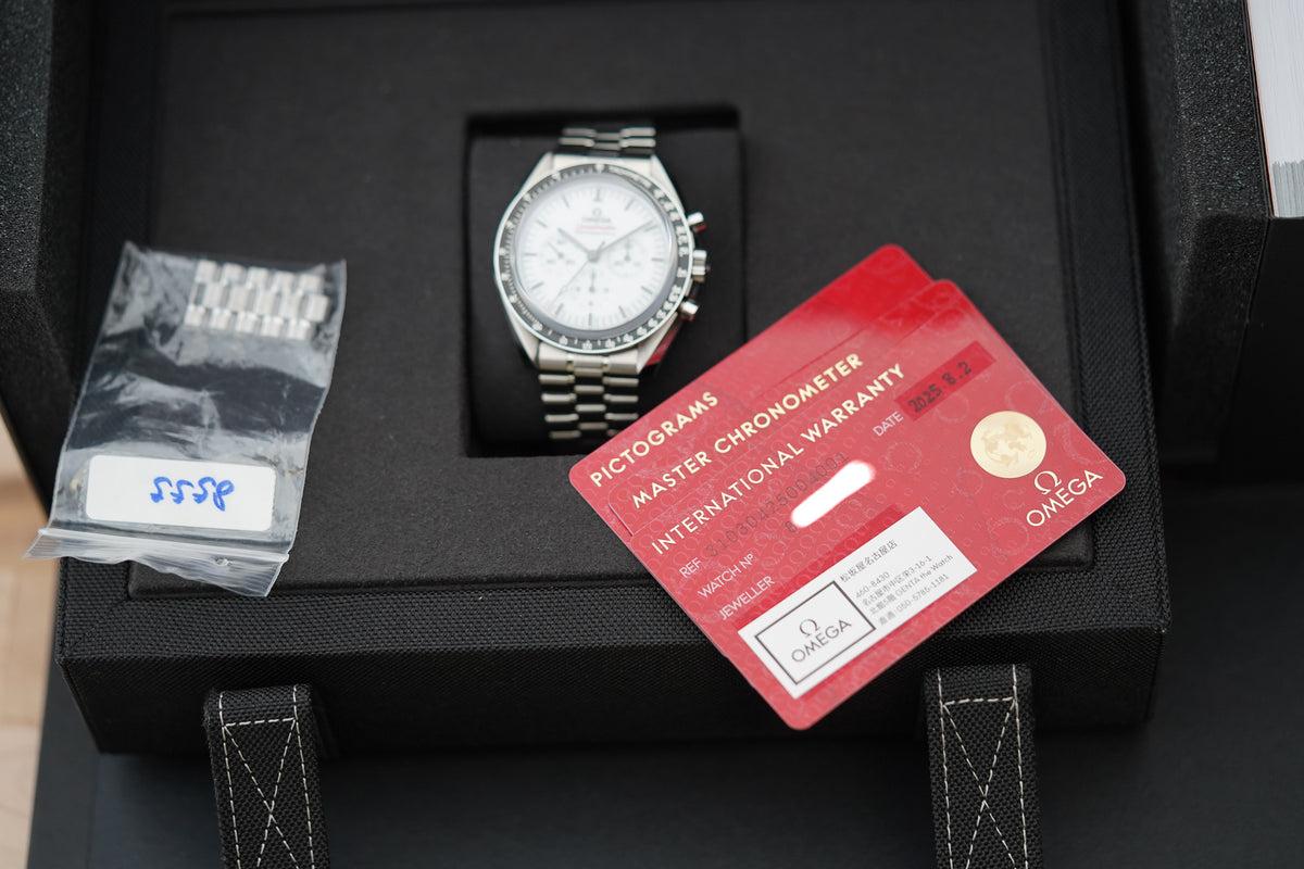 Omega Speedmaster White Moonwatch 310.30.42.50.04.001