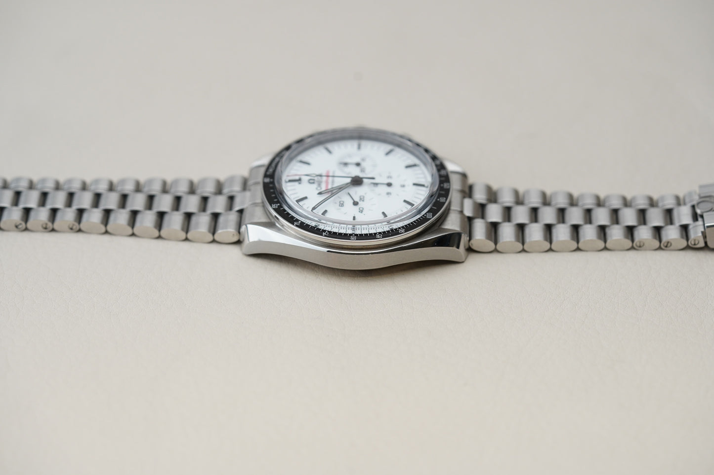 Omega Speedmaster White Moonwatch 310.32.42.50.04.001