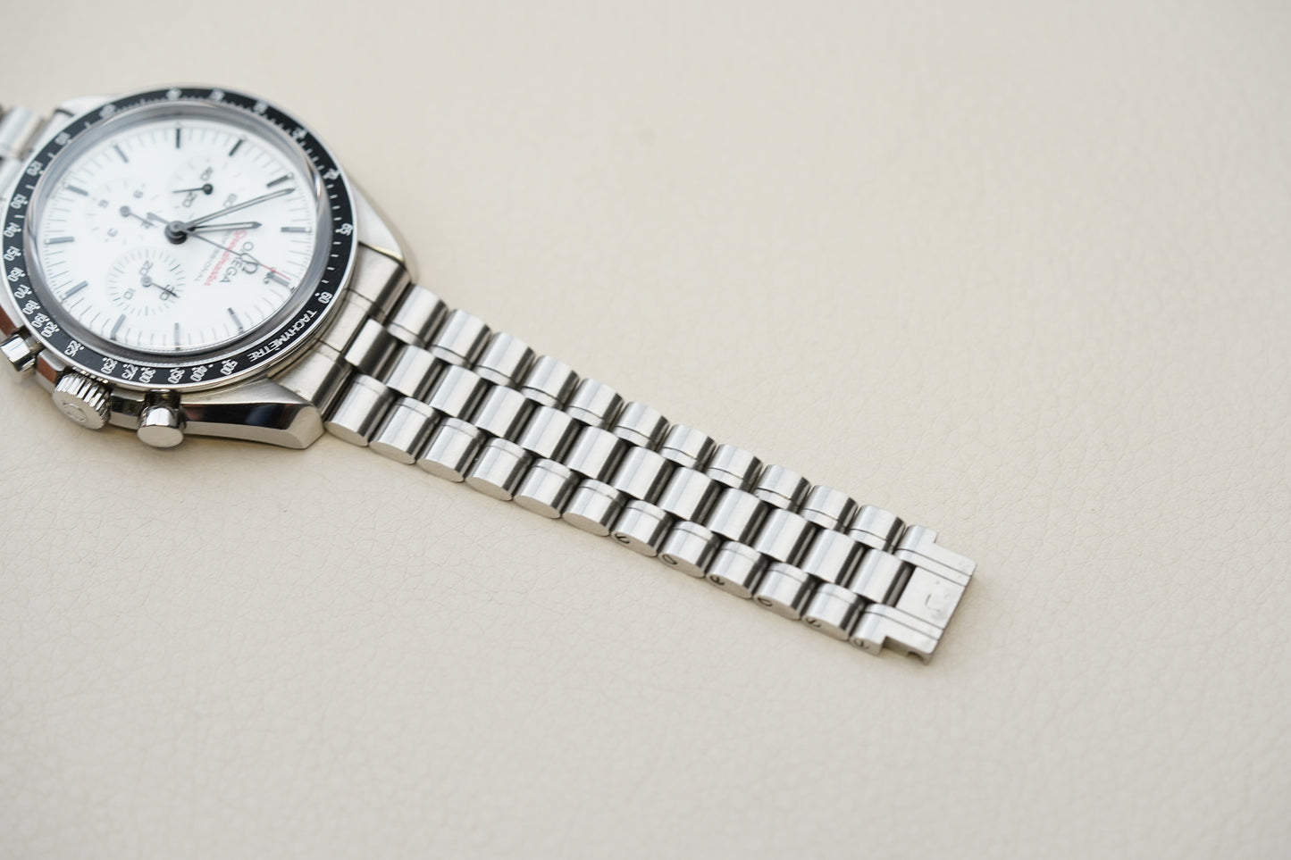 Omega Speedmaster White Moonwatch 310.32.42.50.04.001