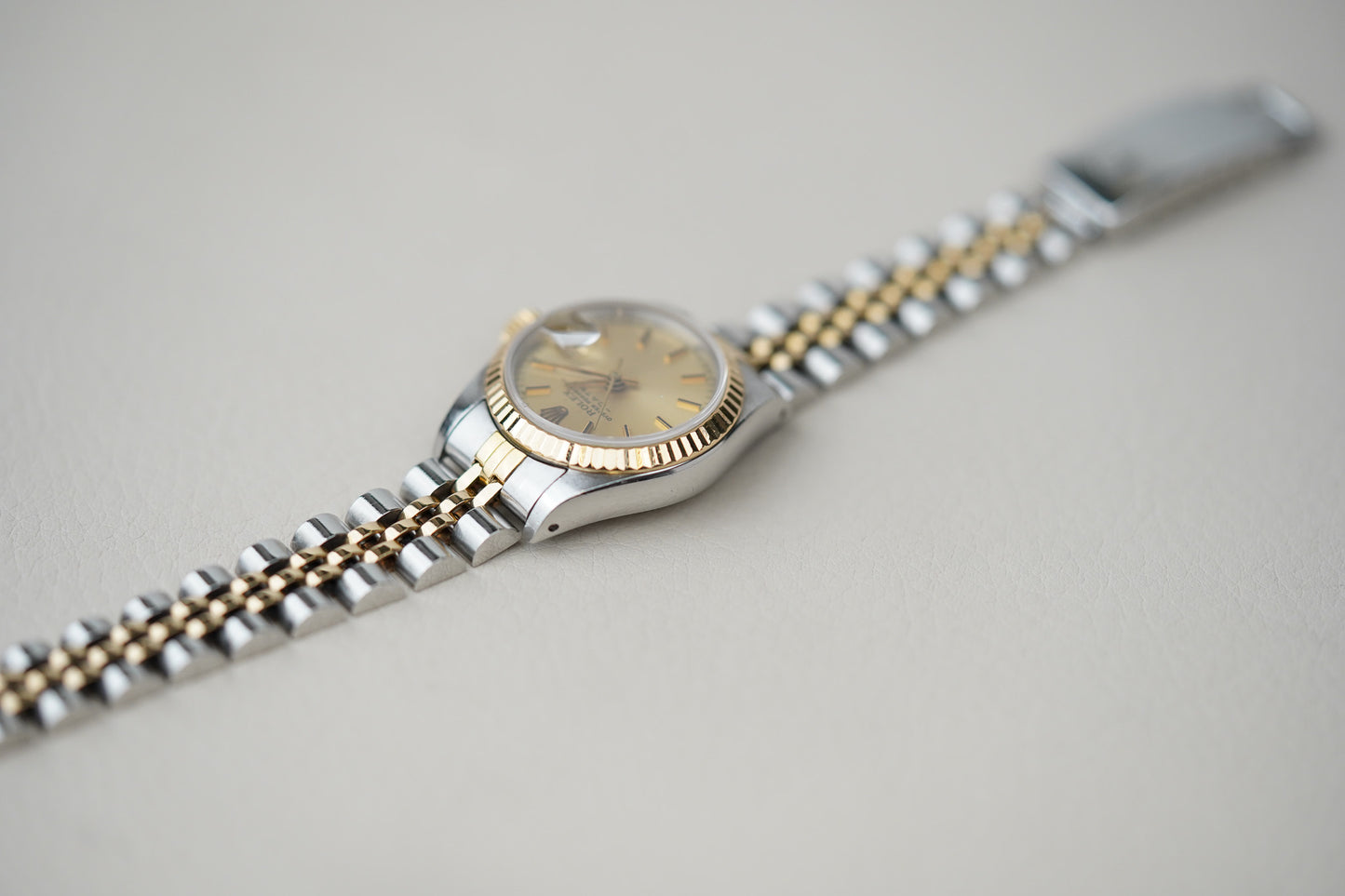 Rolex Oyster Perpetual Date 69173 Champagne Dial